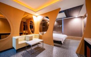 Changwon Ava Hotel - Changwon - 2