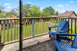 Stylish 2-Story Retreat w Balcony & Parking - Indianapolis - 7