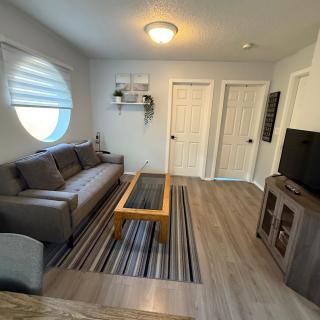 Lovely 2 bedroom condo, 2 minute walk fr downtown - Invermere - 0