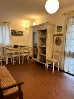Casita Amarillo Sol con Casa de Te, Pileta y Parrilla - 3