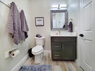 Gated 3BR 3BA Townhome Near Disney w Pool and Gym - 8