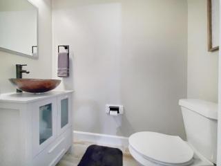 Gated 3BR 3BA Townhome Near Disney w Pool and Gym - 2