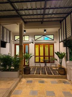 Spacious 2 Bedroom House In City Centre - Hua Hin - 0
