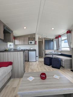 Pet-Free Swift Burgundy Family Holiday Home at Littlesea Holiday Park, Weymouth - Wyke Regis - 8