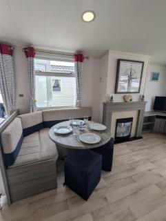 Pet-Free Swift Burgundy Family Holiday Home at Littlesea Holiday Park, Weymouth - Wyke Regis - 6