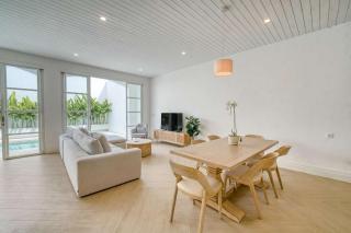 Villa Isabella 4BR Brand New in Berawa, Canggu - 9
