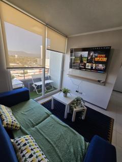 Elegante departamento ideal para familias , parking , wifi , cercano a centros comerciales - 4