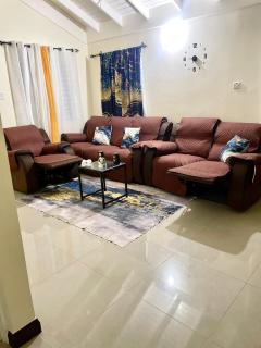 Resort Vibes Getaway - Colbeck Manor Old Harbour - Gated, pool, gym - 9