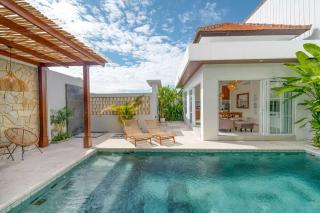 Villa Nadhira 3BR Tropical Oasis in Berawa - 4