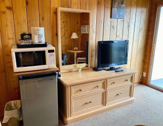 Rocky Mountain Springs Lodge - Radium Hot Springs - 3