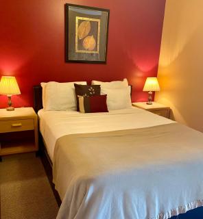 Rocky Mountain Springs Lodge - Radium Hot Springs - 1