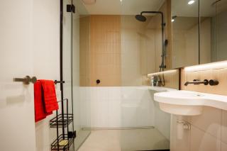 SkyHigh Luxury Free Secure Parking in CBD - 1