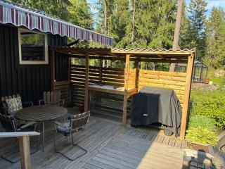 Stuga med sjöutsikt och egen brygga! - - 4