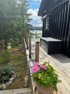 Stuga med sjöutsikt och egen brygga! - - 7