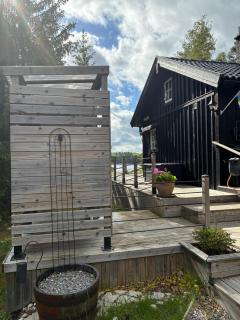 Stuga med sjöutsikt och egen brygga! - - 8