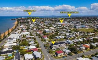 Beachside Penthouse - Redcliffe - 8