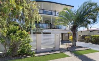Beachside Penthouse - Redcliffe - 7