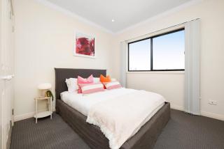 Beachside Penthouse - Redcliffe - 3