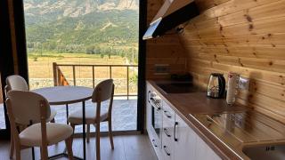 Nora's Chalet - - 3
