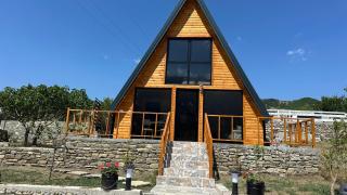 Nora's Chalet - - 2