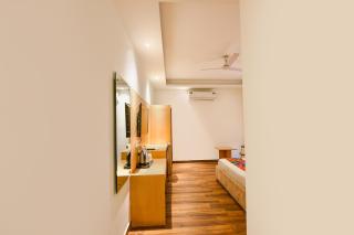 FabHotel The Prime Land - Gurgaon - 3