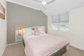 Luxurious 2-Bedroom Spa Apartment with Ocean Views - Kronkup - 3