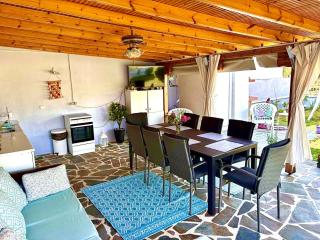 BLUE HOUSE - 1