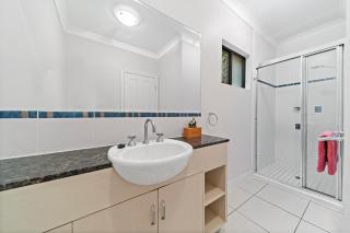 Beachside 2 bed 2 bath unit - 5