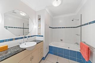 Beachside 2 bed 2 bath unit - 4