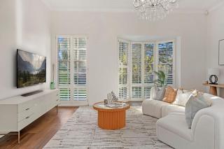 Spacious 5BR Family Retreat in Central Lindfield - - 2