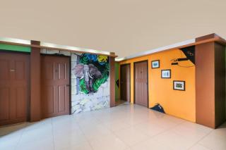OYO 768 First Station Hotel - 2