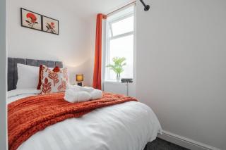 Entire 4 Bedroom house in Bootle Liverpool-Ideal for contractors, family and group-Free Parking & Free internet-Sleeps 7 - Litherland - 0