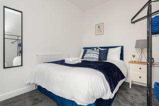 Entire 4 Bedroom house in Bootle Liverpool-Ideal for contractors, family and group-Free Parking & Free internet-Sleeps 7 - 3