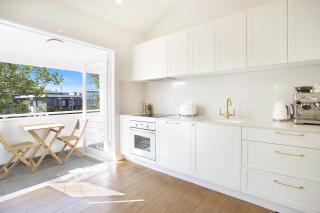 Chic Elwood Escape by Ready Set Stay - 9