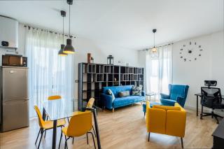 Large apartment with private balcony and workspace - Milan - 9