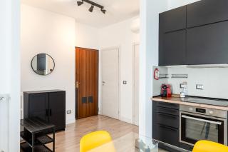 Large apartment with private balcony and workspace - Milan - 3
