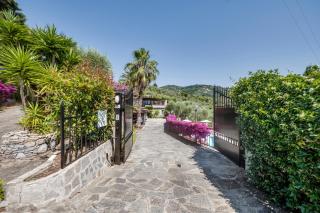 292 - Villarè, Villetta con Piscina e Terrazza, Relax nel verde di Lavagna - 2