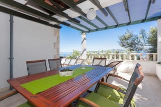 Apartment Peggy - Maslinica - 0
