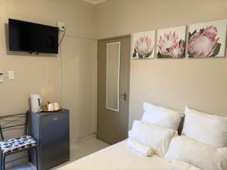 Magnolia House and Gardens - Windhoek - 3