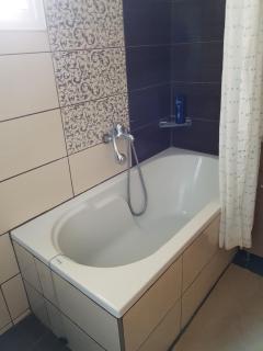 Two-Bedroom Apartment with a Big Balcony - Ofrinion - 1