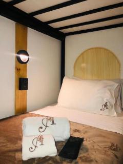 Auberge Petit Hotel - 2