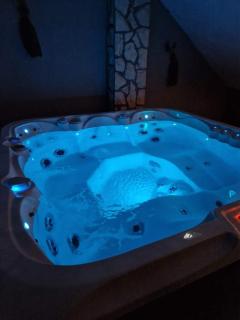 Apartment Loro with Jacuzzi - 9