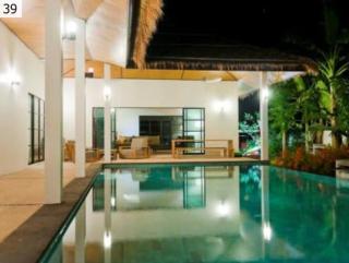 Beautiful secluded standalone villa with private pool - 0