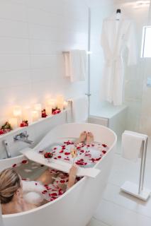 Luxury Couples Escape - Vue One - Nelson Bay - 1