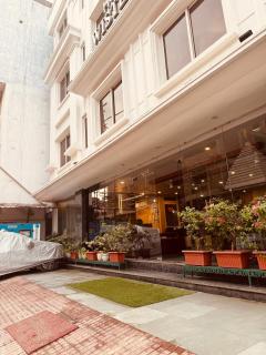 Hotel Wisteria Haridwar - 2
