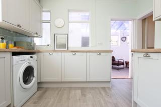 Spacious Cardiff Home with Garden and Wifi! - Cardiff - 2