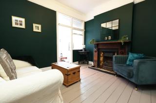 Spacious Cardiff Home with Garden and Wifi! - Cardiff - 0