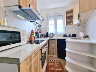 Central - 3BD Holiday Apartment for Family & Friends - 9