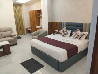 Hotel Phalguna Residency - - 0