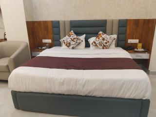 Hotel Phalguna Residency - - 5
